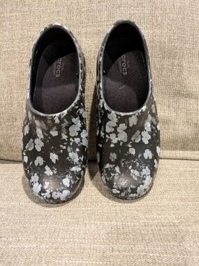 CROCS Black Floral Rain Clogs